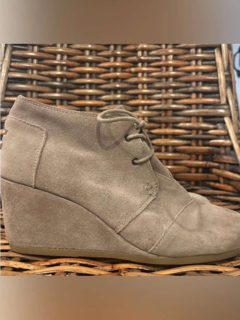 Tom’s Women's Suede Ankle Boots in size 10. Tan